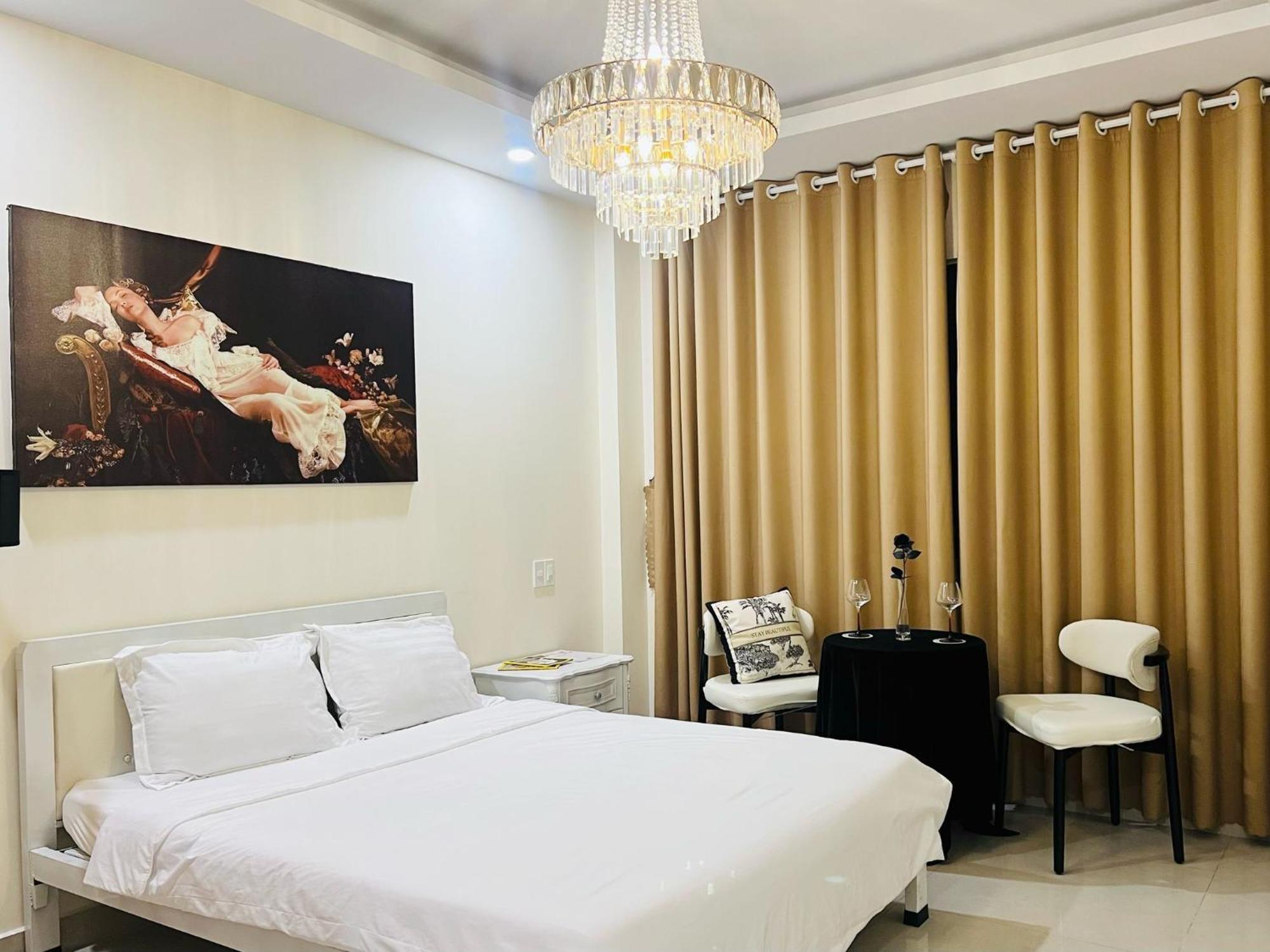 The Writeriana De Lumiere Hotel *